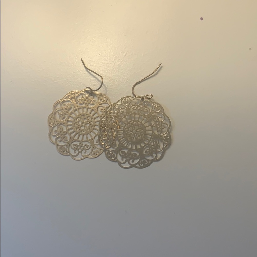Gold earings